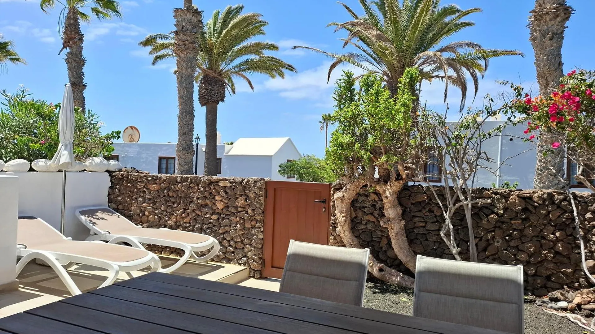 Holiday home Casa Brugge Villa Playa Blanca  Spain